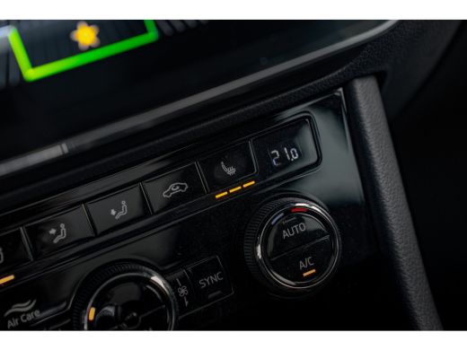 Skoda Superb Combi 1.4 TSI 218pk PHEV Laurin & Klement | Panoramadak | Trekhaak | Leder | Keyless | Stoelen El... ActivLease financial lease