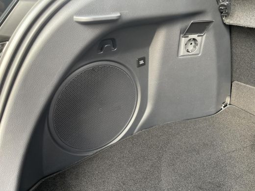 Toyota C-HR 2.0 Plug-in Hybrid 220 Black Edition ActivLease financial lease