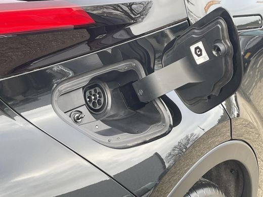 Toyota C-HR 2.0 Plug-in Hybrid 220 Black Edition ActivLease financial lease