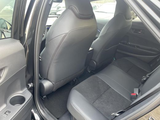 Toyota C-HR 2.0 Plug-in Hybrid 220 Black Edition ActivLease financial lease