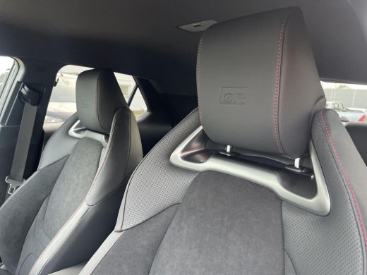 Toyota C-HR 2.0 Plug-in Hybrid 220 Black Edition ActivLease financial lease