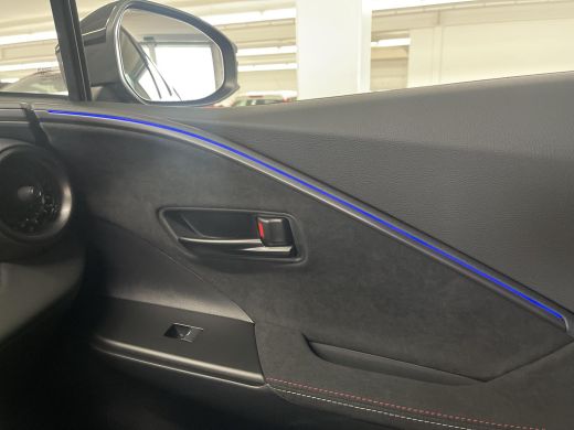 Toyota C-HR 2.0 Plug-in Hybrid 220 Black Edition ActivLease financial lease