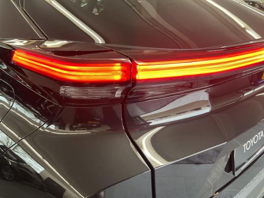 Toyota C-HR 2.0 Plug-in Hybrid 220 Black Edition ActivLease financial lease