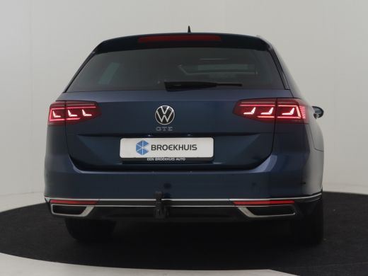 Volkswagen Passat Variant GTE Business 218pk | Panorama dak | Trekhaak | Head-up display | Dodehoekdetectie | Leder... ActivLease financial lease