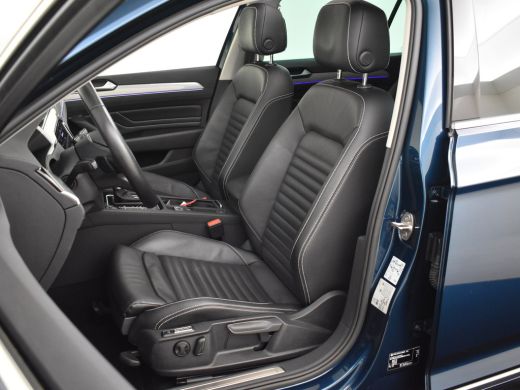 Volkswagen Passat Variant GTE Business 218pk | Panorama dak | Trekhaak | Head-up display | Dodehoekdetectie | Leder... ActivLease financial lease