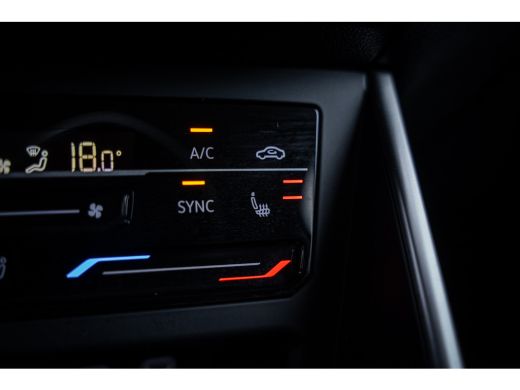 Volkswagen Polo 1.0 TSI Life Business | Achteruitrijcamera | Airco (automatisch) | Voorstoelen verwarmd ActivLease financial lease