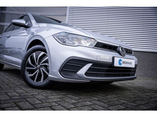 Volkswagen Polo 1.0 TSI Life Business | Achteruitrijcamera | Airco (automatisch) | Voorstoelen verwarmd ActivLease financial lease