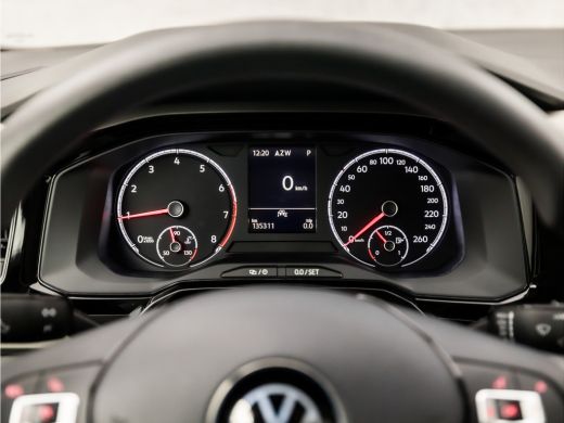 Volkswagen Polo 1.0 TSI Sportline Automaat (APPLE CARPLAY, GROOT NAVI, LM VELGEN, SPORTSTOELEN, PARKEERSENSOREN, ... ActivLease financial lease