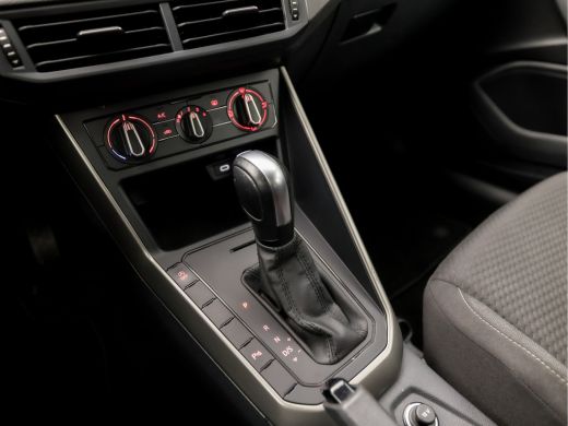 Volkswagen Polo 1.0 TSI Sportline Automaat (GROOT NAVI, ADAPTIVE CRUISE, PARKEERSENSOREN, SPORTSTOELEN, LM VELGEN... ActivLease financial lease