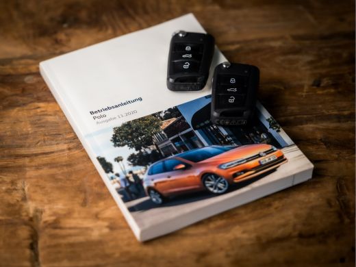 Volkswagen Polo 1.0 TSI Sportline Automaat (GROOT NAVI, ADAPTIVE CRUISE, PARKEERSENSOREN, SPORTSTOELEN, LM VELGEN... ActivLease financial lease