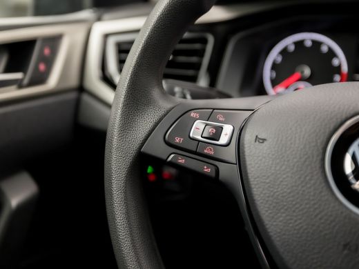 Volkswagen Polo 1.0 TSI Sportline Automaat (GROOT NAVI, ADAPTIVE CRUISE, PARKEERSENSOREN, SPORTSTOELEN, LM VELGEN... ActivLease financial lease