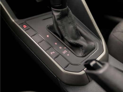 Volkswagen Polo 1.0 TSI Sportline Automaat (GROOT NAVI, ADAPTIVE CRUISE, PARKEERSENSOREN, SPORTSTOELEN, LM VELGEN... ActivLease financial lease