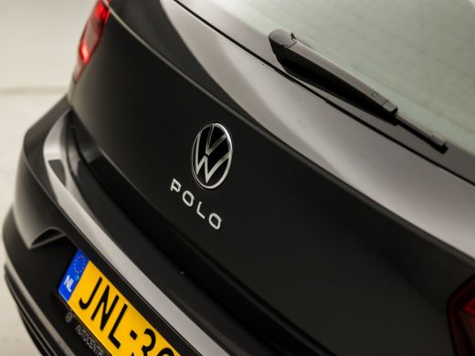 Volkswagen Polo 1.0 TSI Sportline Automaat (GROOT NAVI, ADAPTIVE CRUISE, PARKEERSENSOREN, SPORTSTOELEN, LM VELGEN... ActivLease financial lease