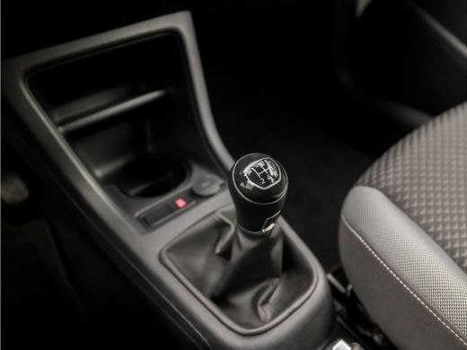 Volkswagen up! 1.0 Sport (STOELVERWARMING, CLIMATE, CAMERA, CRUISE, ZWART HEMEL, SPORTSTOELEN, LM VELGEN, PARKEE... ActivLease financial lease