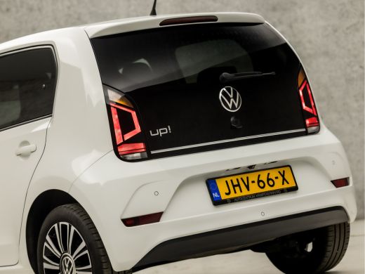 Volkswagen up! 1.0 Sport (STOELVERWARMING, CLIMATE, CAMERA, CRUISE, ZWART HEMEL, SPORTSTOELEN, LM VELGEN, PARKEE... ActivLease financial lease