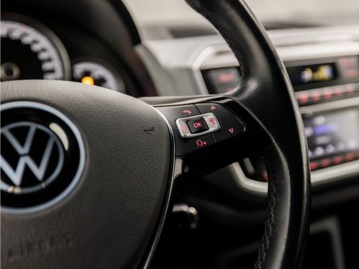 Volkswagen up! 1.0 Sport (STOELVERWARMING, CLIMATE, CAMERA, CRUISE, ZWART HEMEL, SPORTSTOELEN, LM VELGEN, PARKEE... ActivLease financial lease