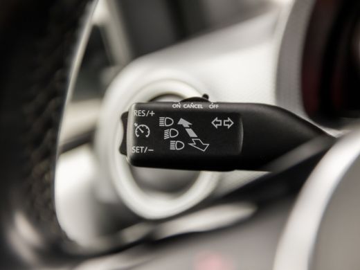 Volkswagen up! 1.0 Sport (STOELVERWARMING, CLIMATE, CAMERA, CRUISE, ZWART HEMEL, SPORTSTOELEN, LM VELGEN, PARKEE... ActivLease financial lease