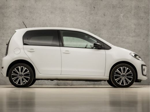 Volkswagen up! 1.0 Sport (STOELVERWARMING, CLIMATE, CAMERA, CRUISE, ZWART HEMEL, SPORTSTOELEN, LM VELGEN, PARKEE... ActivLease financial lease