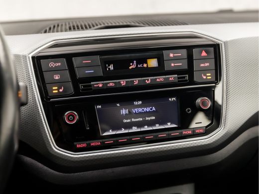 Volkswagen up! 1.0 Sport (STOELVERWARMING, CLIMATE, CAMERA, CRUISE, ZWART HEMEL, SPORTSTOELEN, LM VELGEN, PARKEE... ActivLease financial lease