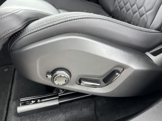 Volvo  XC60 T6 Recharge Plus Bright | 19" | 360 Camera | Trekhaak | Elektr. verst. Stoelen | Adaptieve Cruise... ActivLease financial lease