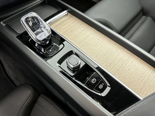 Volvo  XC60 T6 Recharge Plus Bright | 19" | 360 Camera | Trekhaak | Elektr. verst. Stoelen | Adaptieve Cruise... ActivLease financial lease