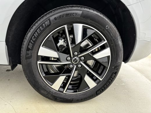 Volvo  XC60 T6 Recharge Plus Bright | 19" | 360 Camera | Trekhaak | Elektr. verst. Stoelen | Adaptieve Cruise... ActivLease financial lease