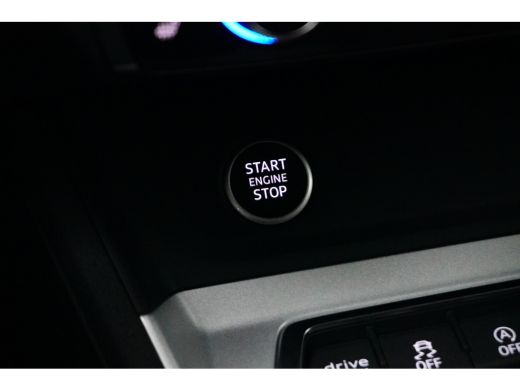 Audi Q3 35 TFSI Pro Line | Achteruitrijcamera | Cruise control adaptief | Elektrisch bedienbare achterklep ActivLease financial lease