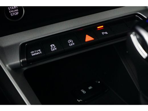 Audi Q3 35 TFSI Pro Line | Achteruitrijcamera | Cruise control adaptief | Elektrisch bedienbare achterklep ActivLease financial lease