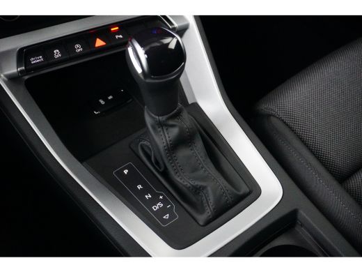 Audi Q3 35 TFSI Pro Line | Achteruitrijcamera | Cruise control adaptief | Elektrisch bedienbare achterklep ActivLease financial lease