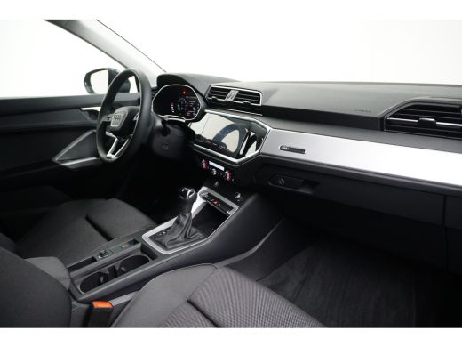 Audi Q3 35 TFSI Pro Line | Achteruitrijcamera | Cruise control adaptief | Elektrisch bedienbare achterklep ActivLease financial lease