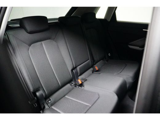 Audi Q3 35 TFSI Pro Line | Achteruitrijcamera | Cruise control adaptief | Elektrisch bedienbare achterklep ActivLease financial lease
