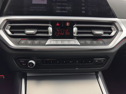 BMW 3 Serie Touring 320e M-Sportpack Business Edition Plus (Plug-In) (INCL-BTW) *PANO | LASER-LED | LEATHER |... ActivLease financial lease