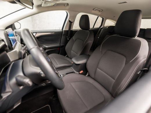 Ford Focus 1.0 EcoBoost Titanium X (VIRTUAL COCKPIT, APPLE CARPLAY, GROOT NAVI, CAMERA, ELEK ACHTERKLEP, CLI... ActivLease financial lease