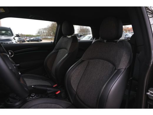 Mini One One Classic / Sportstoelen / LED / Airconditioning / Cruise Control / Navigatie ActivLease financial lease