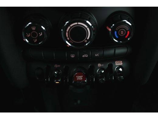 Mini One One Classic / Sportstoelen / LED / Airconditioning / Cruise Control / Navigatie ActivLease financial lease