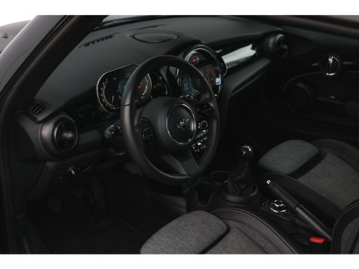 Mini One One Classic / Sportstoelen / LED / Airconditioning / Cruise Control / Navigatie ActivLease financial lease