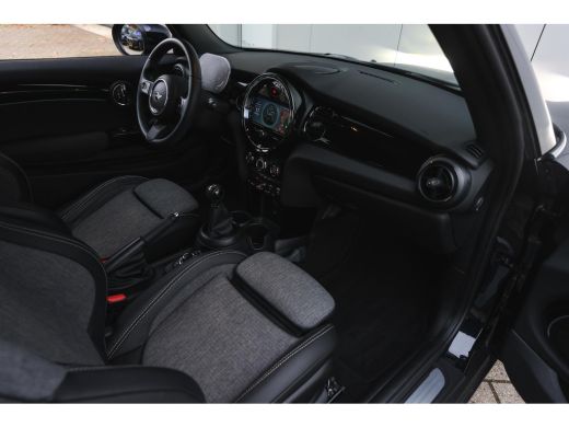 Mini One One Classic / Sportstoelen / LED / Airconditioning / Cruise Control / Navigatie ActivLease financial lease