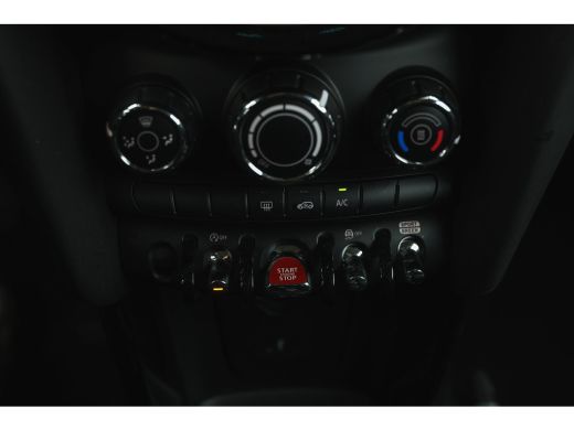 Mini One One Classic / Sportstoelen / LED / Airconditioning / Cruise Control / PDC / Navigatie ActivLease financial lease