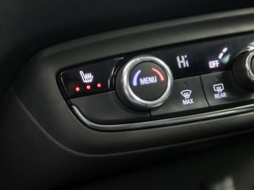 Opel Crossland X 1.2 Turbo Innovation (APPLE CARPLAY, GROOT NAVI, CLIMATE, KEYLESS, STUUR/STOELVERWARMING, LEDER, ... ActivLease financial lease