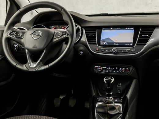Opel Crossland X 1.2 Turbo Innovation (APPLE CARPLAY, GROOT NAVI, CLIMATE, KEYLESS, STUUR/STOELVERWARMING, LEDER, ... ActivLease financial lease