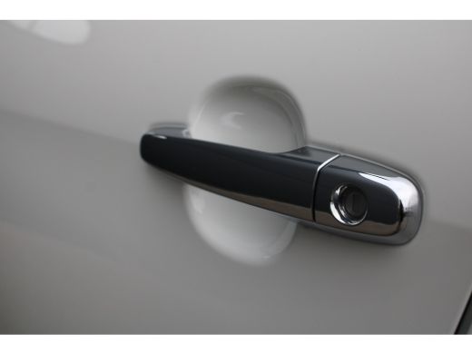 Peugeot 108 1.0 e-VTi Allure | Navi by app | Camera | Climate control | LED | Lichtmetaal | 28.500km | ActivLease financial lease