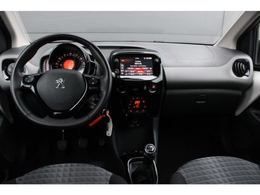 Peugeot 108 1.0 e-VTi Allure | Navi by app | Camera | Climate control | LED | Lichtmetaal | 28.500km | ActivLease financial lease