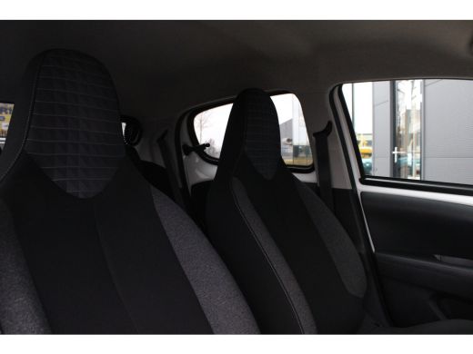 Peugeot 108 1.0 e-VTi Allure | Navi by app | Camera | Climate control | LED | Lichtmetaal | 28.500km | ActivLease financial lease