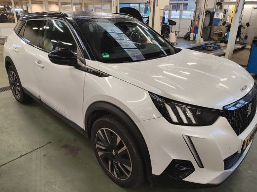 Peugeot 2008 1.2 PureTech GT Pack | Achterbank in delen neerklapbaar | Achteruitrijcamera | Airco (automatisch) ActivLease financial lease