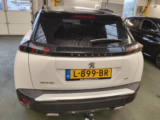 Peugeot 2008 1.2 PureTech GT Pack | Achterbank in delen neerklapbaar | Achteruitrijcamera | Airco (automatisch) ActivLease financial lease
