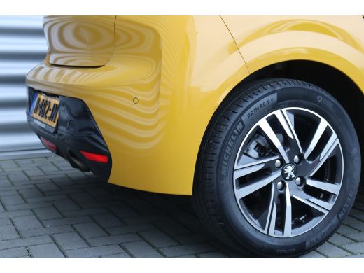 Peugeot 208 1.2 PURETECH 100PK ALLURE PACK AUTOMAAT / NAVI / LEDER / CLIMA / FULL-LED / PDC / 16" LMV / CAMER... ActivLease financial lease