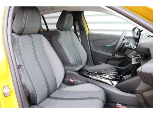 Peugeot 208 1.2 PURETECH 100PK ALLURE PACK AUTOMAAT / NAVI / LEDER / CLIMA / FULL-LED / PDC / 16" LMV / CAMER... ActivLease financial lease