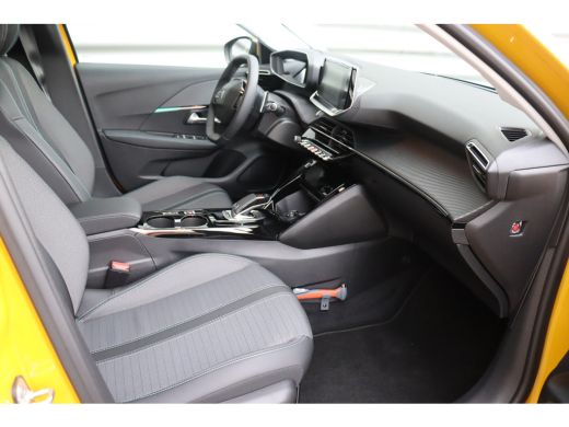 Peugeot 208 1.2 PURETECH 100PK ALLURE PACK AUTOMAAT / NAVI / LEDER / CLIMA / FULL-LED / PDC / 16" LMV / CAMER... ActivLease financial lease