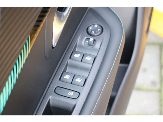 Peugeot 208 1.2 PURETECH 100PK ALLURE PACK AUTOMAAT / NAVI / LEDER / CLIMA / FULL-LED / PDC / 16" LMV / CAMER... ActivLease financial lease