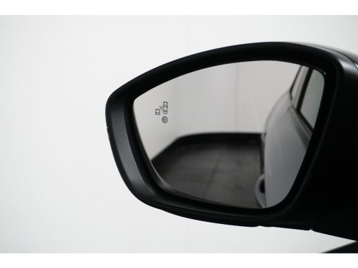 Peugeot 208 Hybrid 136 e-DCS6 GT | Achterbank in delen neerklapbaar | Achteruitrijcamera | Apple Carplay/Andr... ActivLease financial lease